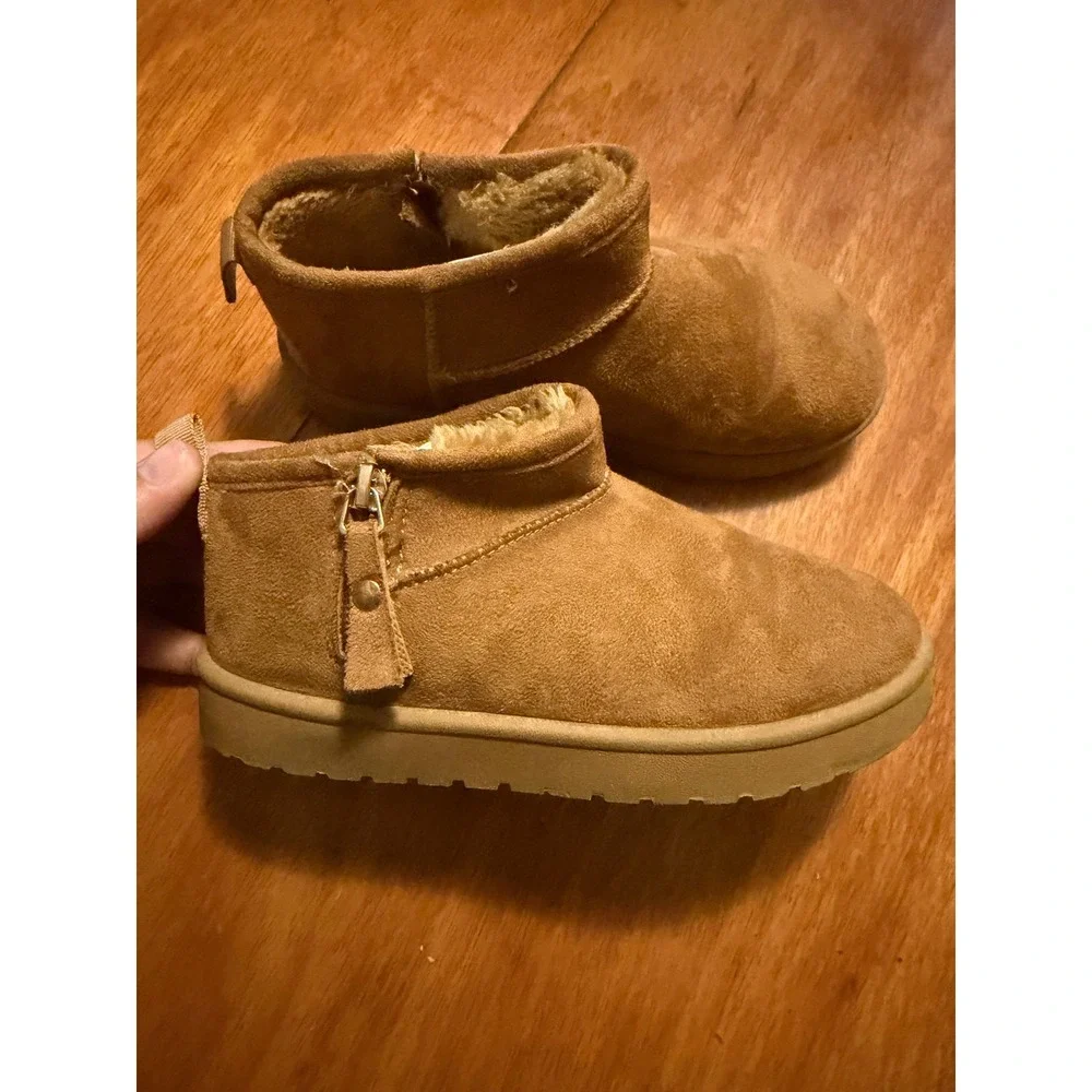 Gigil Girls Chestnut Brown Faux Fur Lined Ankle Boots Size 1 Youth Side Zip